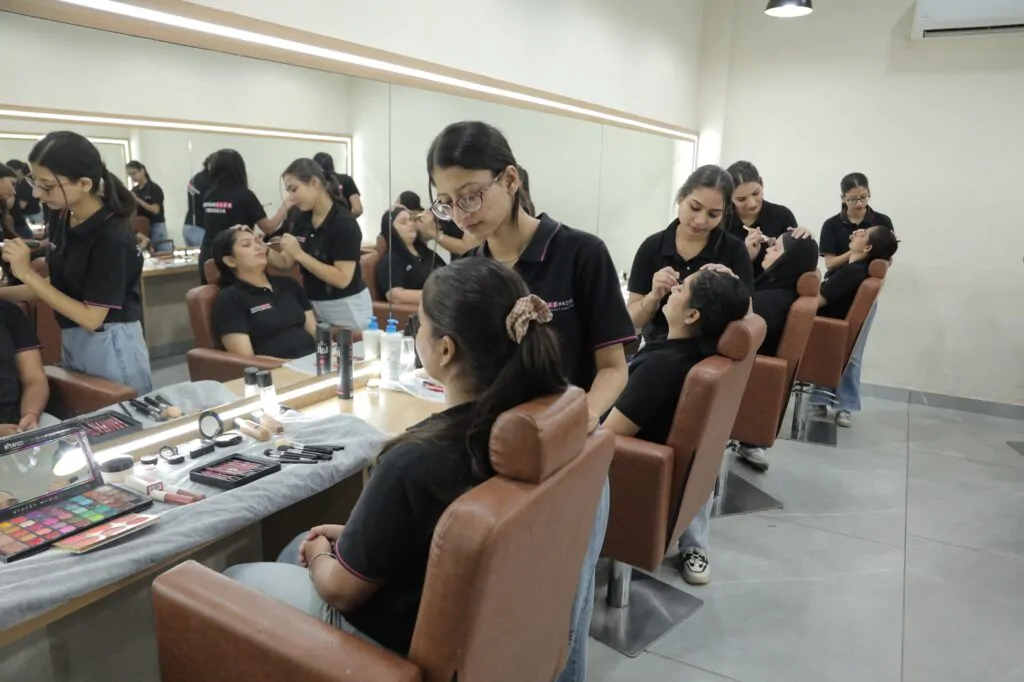 makeup artist course 